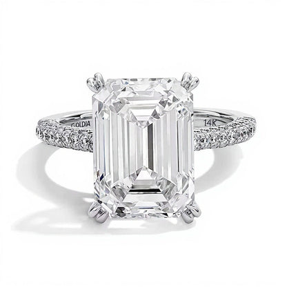 8.75 ct. Gesamtgewicht Verlobungsring mit Labordiamant im Smaragdschliff, Solitär mit seitlichem Besatz, in 14K Weißgold (F/VS2)