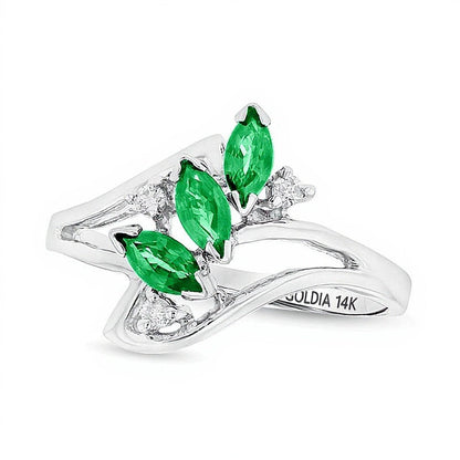 Dreistein-Ring mit Marquise-Smaragd und Diamant-Besatz in 14K Weißgold