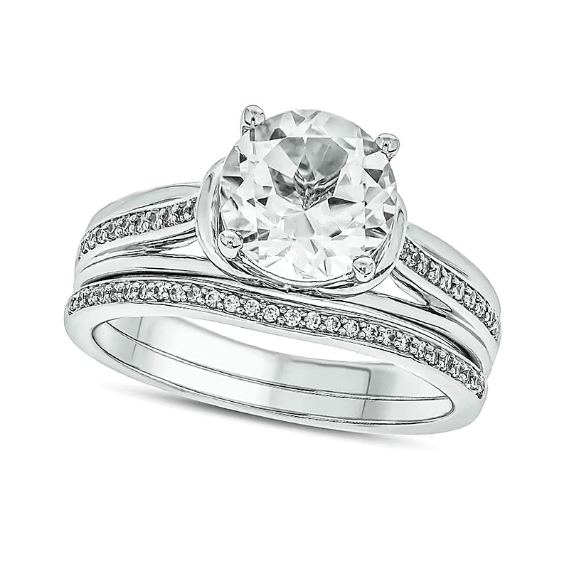 Braut-Set mit weißem Labor-Saphir 8.0mm und Diamanten 0.17 ct. Gesamtgewicht in rhodiniertem Sterlingsilber
