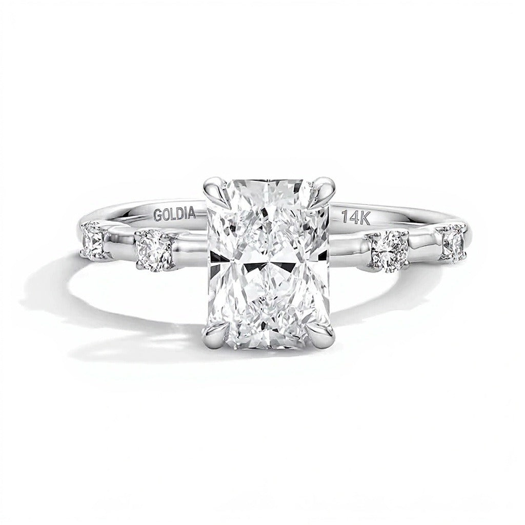 1,75 CT. Gesamtgewicht Verlobungsring mit Labordiamant im Radiant-Schliff, Solitär mit seitlichem Besatz, in 14K Weißgold (F/VS2)