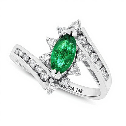 Ring mit Marquise-Smaragd und 0,33 ct. Gesamtgewicht Diamanten im Halo-Rahmen mit Bypass-Design in 14K Weißgold