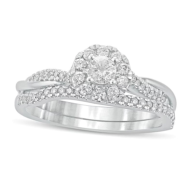 Brautset mit Diamanten 0.5 ct. Gesamtgewicht, rund, Halo mit Twist-Ringschiene, in 10K Weißgold