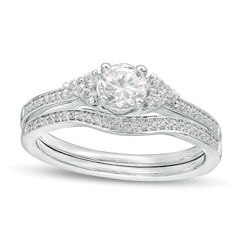 Braut-Set mit im Labor gezüchtetem weißem Saphir und 0,1 ct. Gesamtgewicht Diamanten in rhodiniertem Sterlingsilber