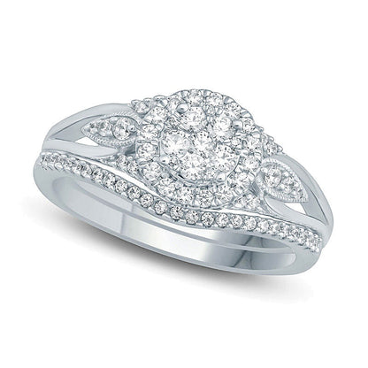 0.5 ct. Gesamtgewicht Komposit-Diamant Brautset mit Blütenrahmen und Blütenblatt-Seiten in 10K Weißgold