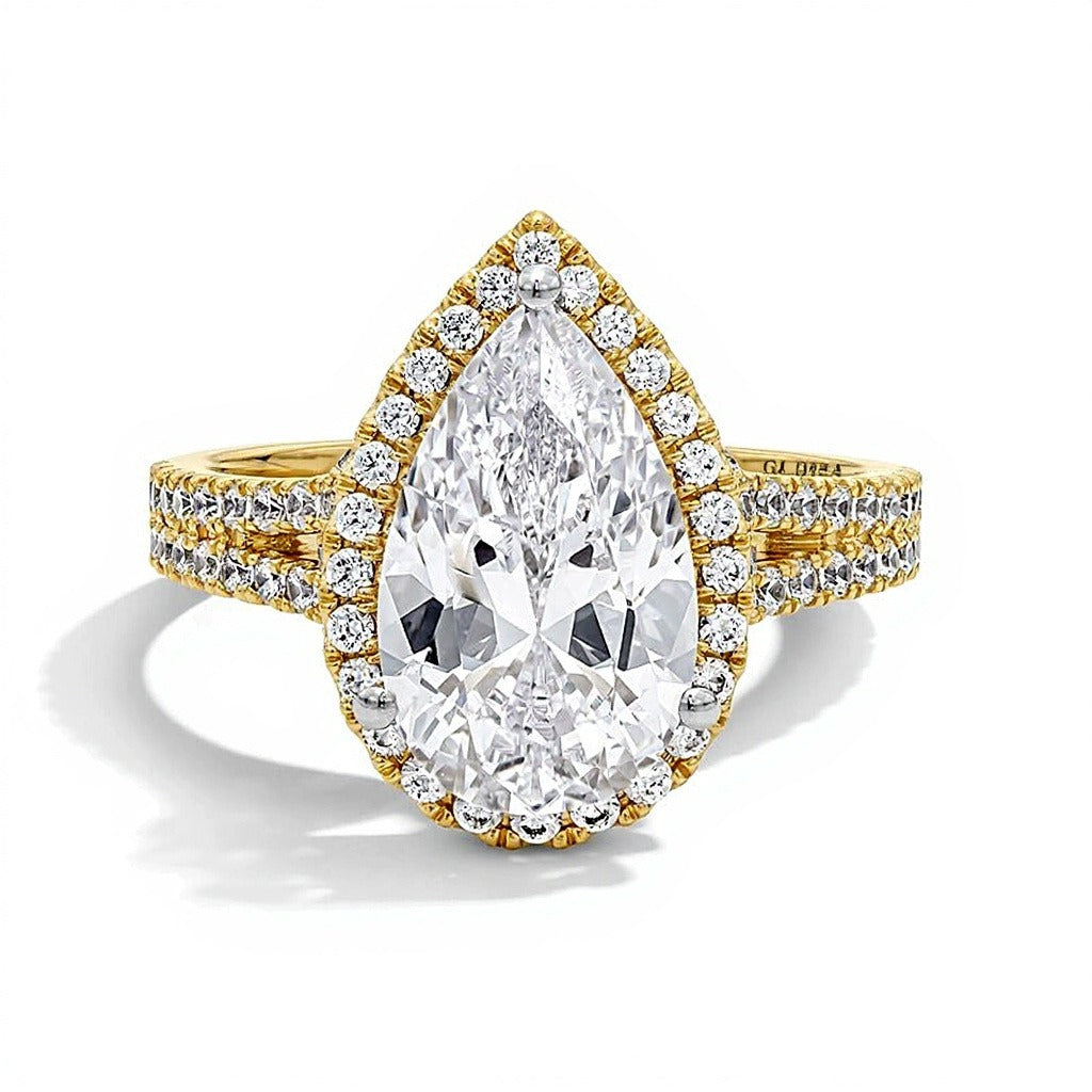 3.63 ct. Gesamtgewicht tropfenförmiger Labordiamant Halo Verlobungsring mit geteiltem Ring in 14K Gelbgold (F/VS2)