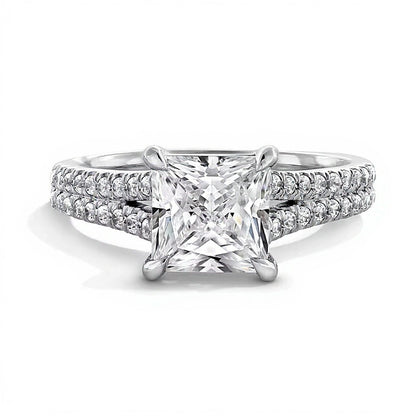 2.25 CT. TW Verlobungsring mit Solitär und seitlichem Besatz, Princess-Labordiamant in 14K Weißgold (F/VS2)