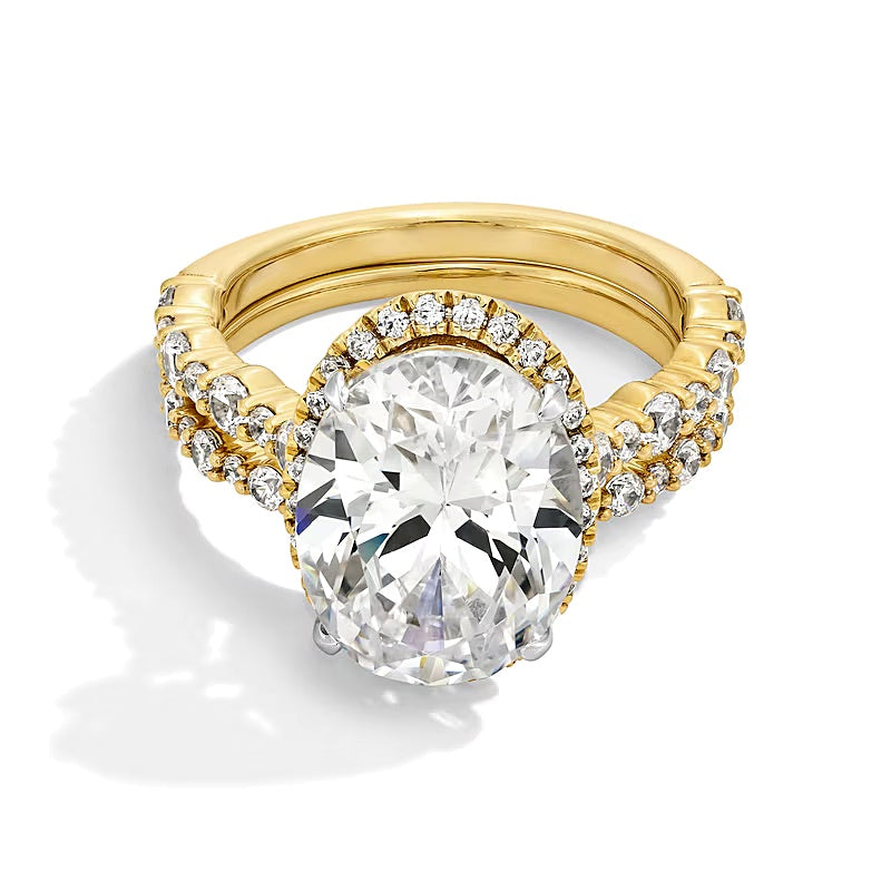 5.0 ct. Gesamtgewicht Braut-Set mit ovalem Labordiamant und Rahmen in 14K Gelbgold (F/VS2)