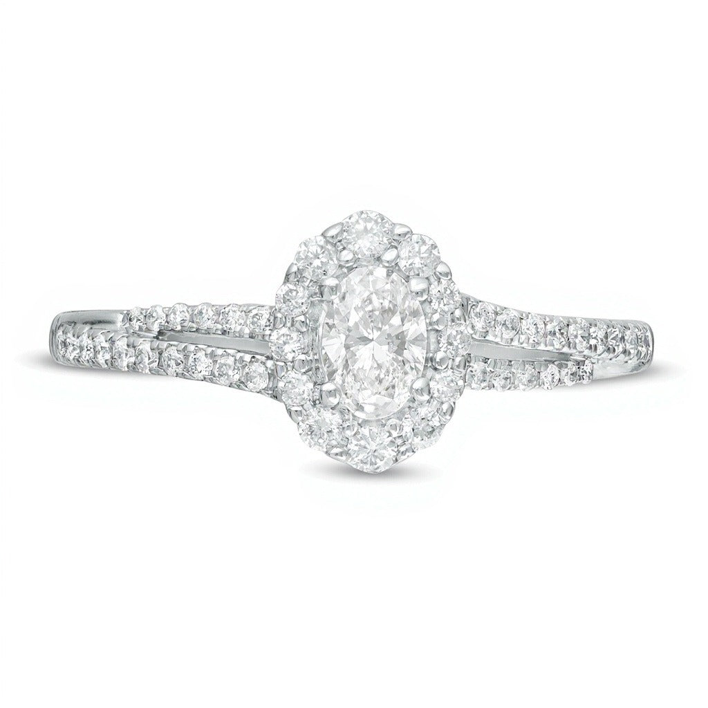 0.5 CT. Gesamtgewicht Verlobungsring mit ovalem Diamant-Halo und geteilter Schiene in 10K Weißgold