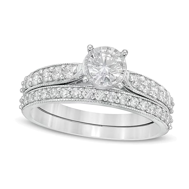1.0 CT. Gesamtgewicht Diamant-Brautset mit sich verjüngender Ringschiene in 10K Weißgold