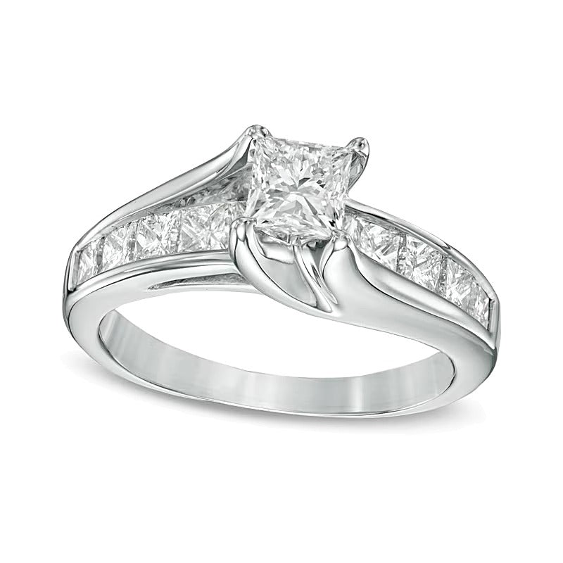 Solitär mit seitlichem Besatz Ring mit Diamanten im Princess-Schliff, 2.0 ct. Gesamtgewicht, in 14K Weißgold