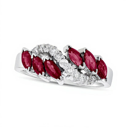 Fashion-Ring mit Marquise-Rubin und Diamanten 0,25 ct. Gesamtgewicht in 14K Weißgold