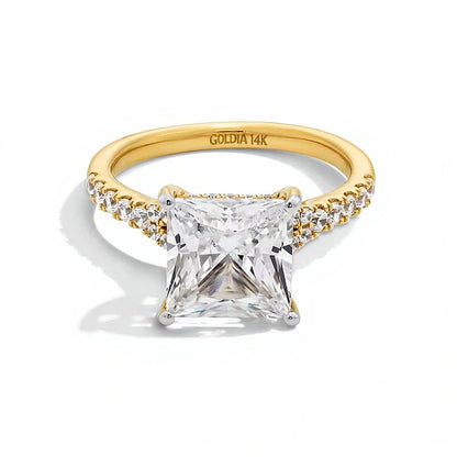 4,5 ct. Gesamtgewicht Verlobungsring Solitär mit seitlichem Besatz mit Labordiamant im Princess-Schliff in 14K Gelbgold (F/SI2)