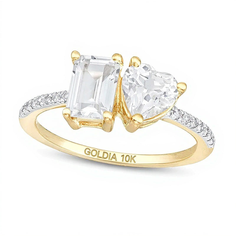 Ring mit weißem Labor-Saphir in Herz- und Smaragdschliff und 0,07 ct. Gesamtgewicht Diamant in 10K Gelbgold
