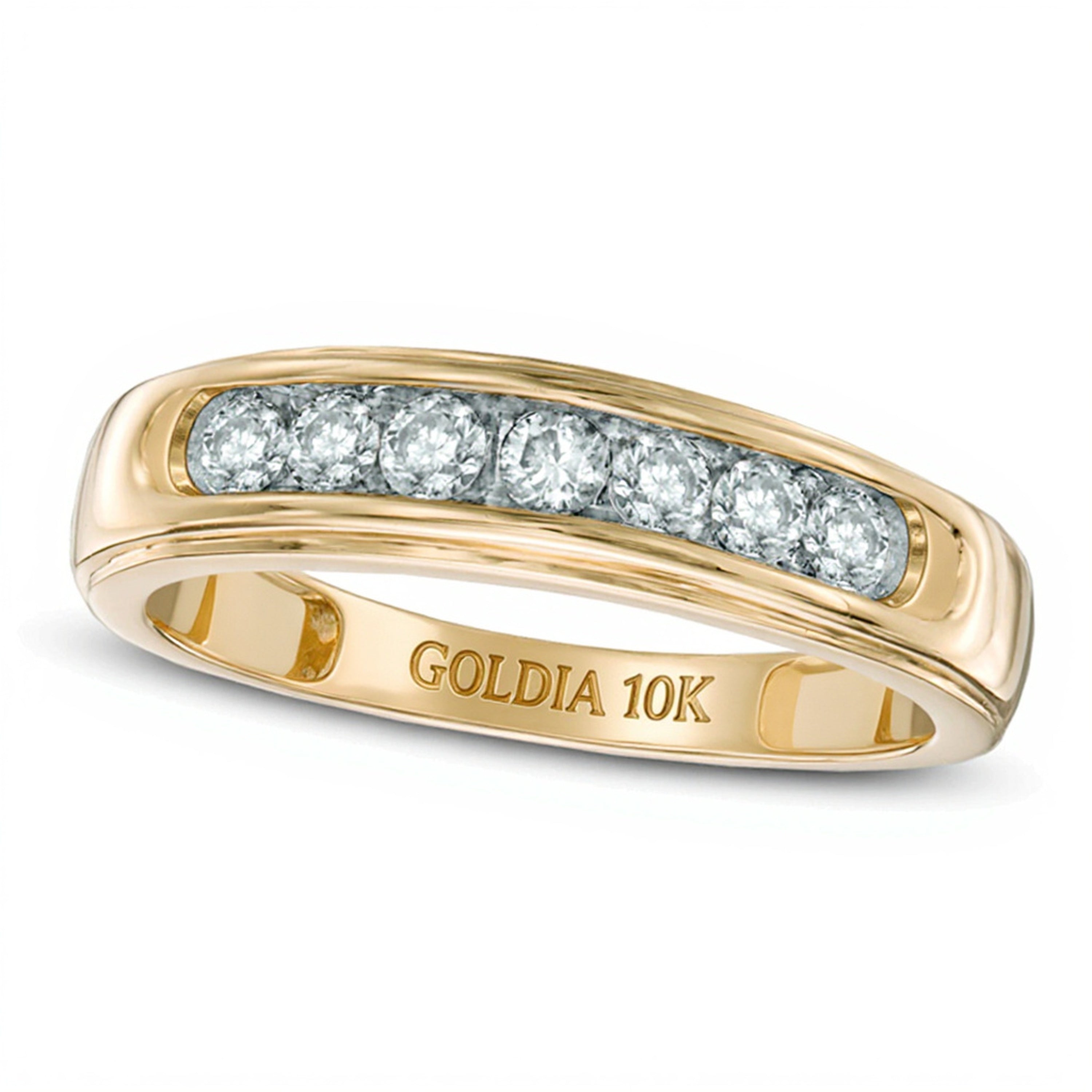 Ring mit 0.5 CT. Gesamtgewicht Diamanten und Komfortschliff in 10K Gelbgold
