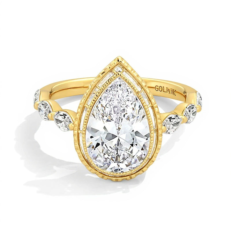 4.0 ct. Gesamtgewicht Halo-Verlobungsring mit tropfenförmigem Labordiamant in 14K Gelbgold (F/VS2)