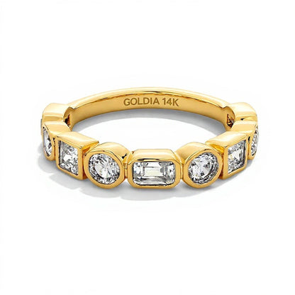 Memoire-Ring mit neun Labordiamanten in gemischten Formen 1.5 ct. Gesamtgewicht zargengefasst in 14K Gelbgold (F/VS2)