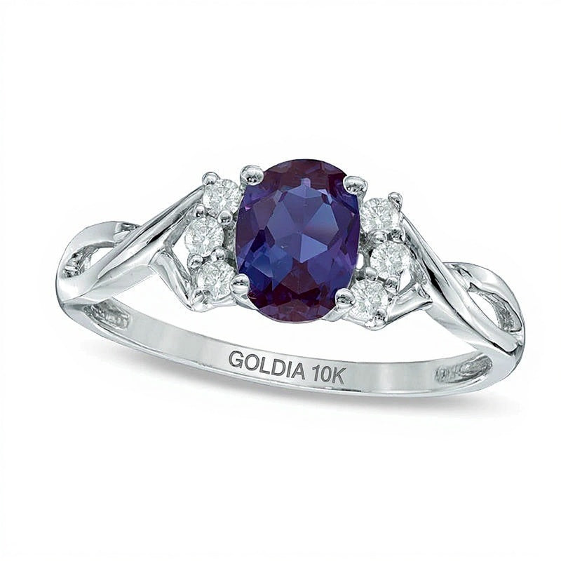 Fashion-Ring mit ovalem Alexandrit und Diamanten 0,13 ct. Gesamtgewicht in 10K Weißgold