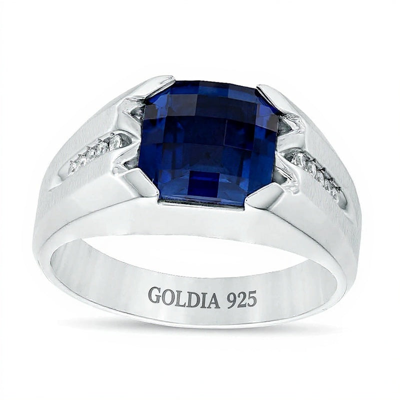 Ring mit Labor-Saphir im Kissenschliff in Blau und Diamanten mit 0,05 ct. Gesamtgewicht in rhodiniertem Sterlingsilber