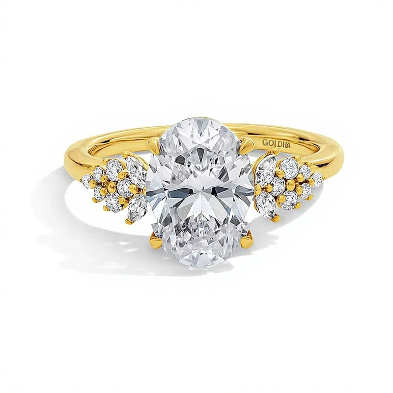 3,33 ct. Gesamtgewicht Verlobungsring Solitär mit seitlichem Besatz mit ovalem Labordiamant in 14K Gelbgold (F/VS2)