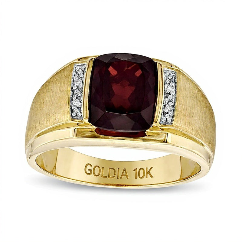 Fashion-Ring mit Granat im Kissenschliff und Diamanten in 10K Gelbgold
