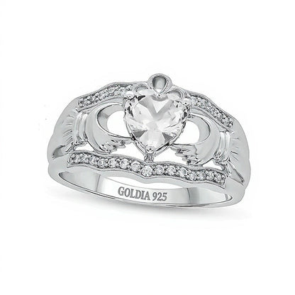 Claddagh-Ring im Vintage-Stil mit herzförmigem weißem Labor-Saphir 6.0mm und Diamanten 0.1 ct. Gesamtgewicht in rhodiniertem Sterlingsilber für Damen