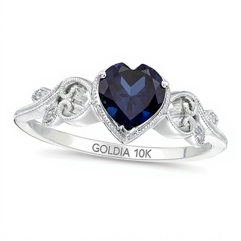 Ring mit herzförmigem blauem Labor-Saphir 5,0mm und Diamant-Besatz im Vintage-Stil mit Filigranarbeit in 10K Weißgold