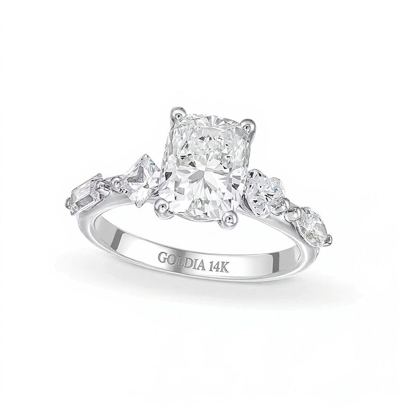 Solitär mit seitlichem Besatz aus 14K Weißgold mit Labordiamanten im Kissenschliff, weiß (F/VS2), 3.0 ct. Gesamtgewicht