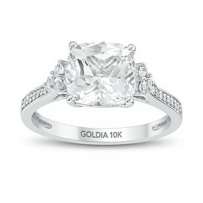 8,0mm Verlobungsring mit weißem Labor-Saphir im Kissenschliff und 0,05 ct. Gesamtgewicht Diamanten in 10K Weißgold