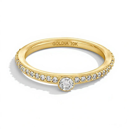 Memoire-Ring mit Diamanten 0,25 ct. Gesamtgewicht in Zargenfassung, stapelbar, aus 10K Gelbgold