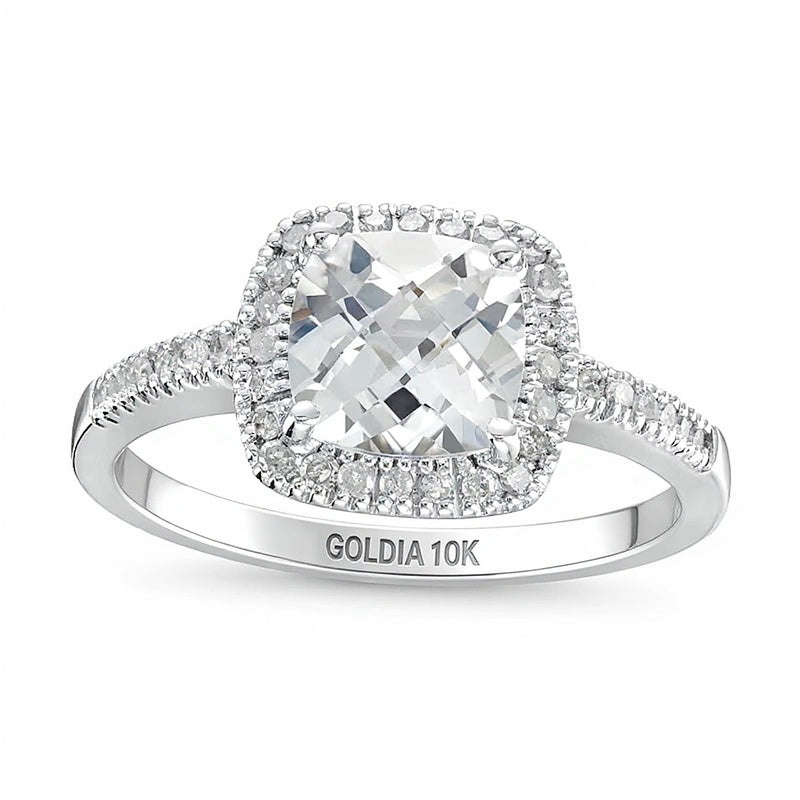 7,0 mm Halo-Ring mit weißem Labor-Saphir im Kissenschliff und 0,2 ct. Gesamtgewicht Diamanten in 10K Weißgold