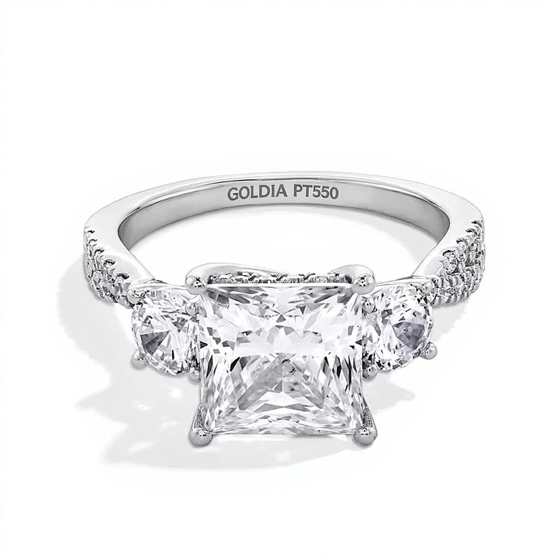 4.0 ct. Gesamtgewicht Dreistein-Verlobungsring mit Labordiamanten im Princess- und Rundschliff in Platin (F/SI2)