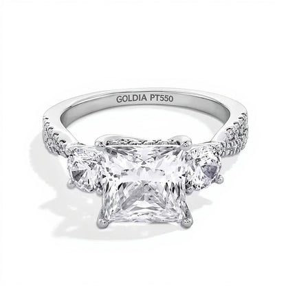 4.0 ct. Gesamtgewicht Dreistein-Verlobungsring mit Labordiamanten im Princess- und Rundschliff in Platin (F/SI2)