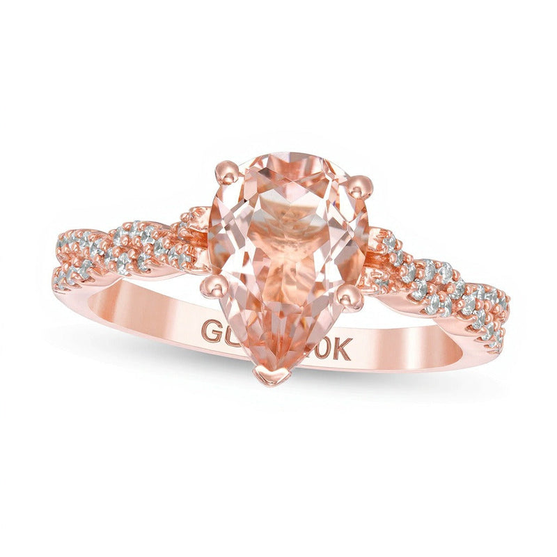 Verlobungsring mit tropfenförmigem Morganit und 0,2 ct. Gesamtgewicht Diamanten und gedrehter Ringschiene in 10K Roségold