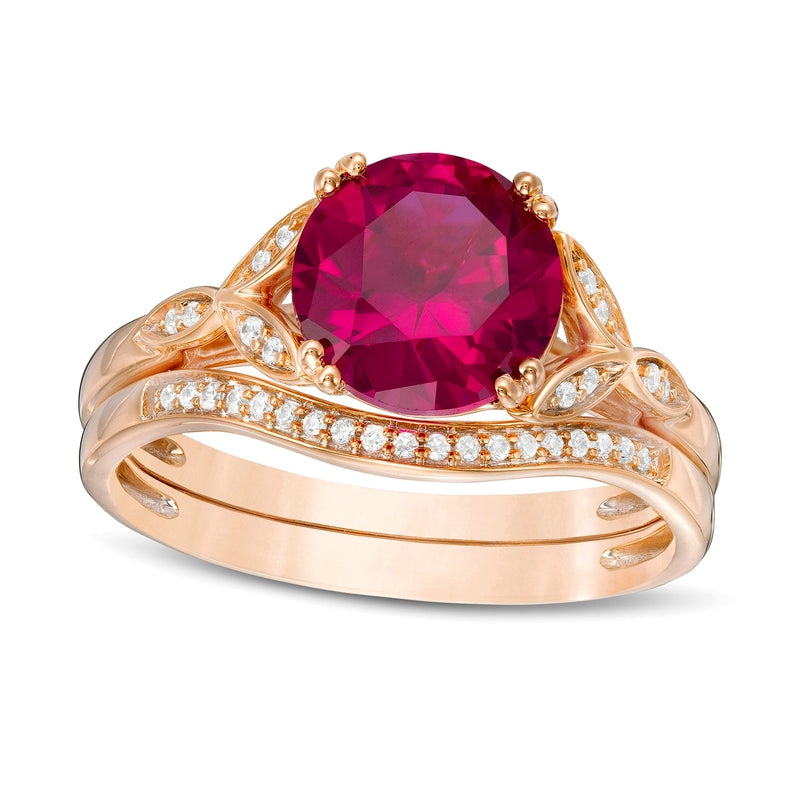 8,0mm Labor-Rubin und 0,1 ct. Gesamtgewicht Diamant Brautset mit Blattseiten in 10K Roségold