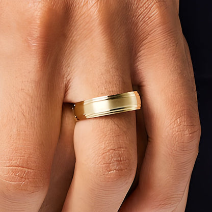 Herren-Ehering 6,0mm mit gebürsteter Stufenkante in 14K Gelbgold - Größe 10