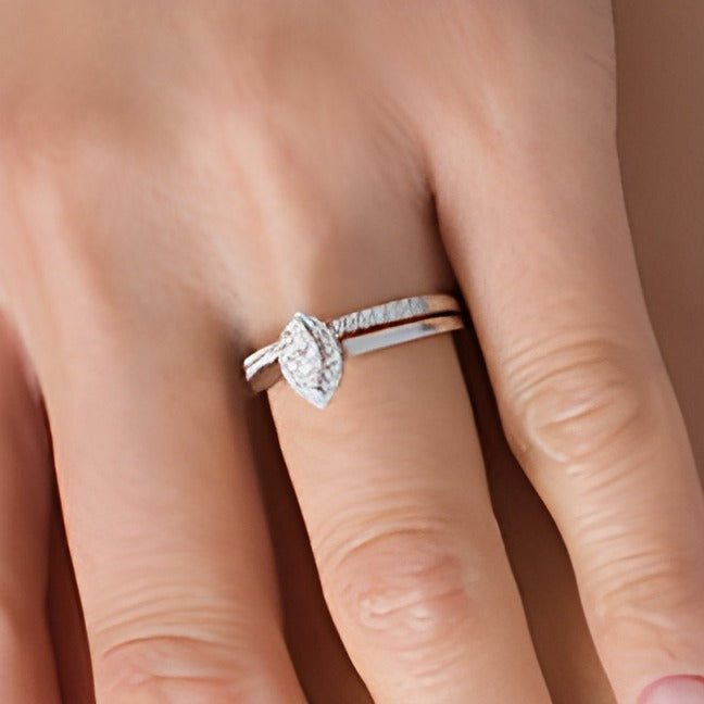 Braut-Set mit Diamanten im Marquise- und Rundschliff 0,33 ct. Gesamtgewicht in 14K Weißgold