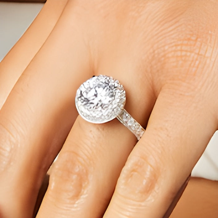 4.33 ct. Gesamtgewicht Labordiamant Halo-Verlobungsring in 14K Weißgold (I/SI2)