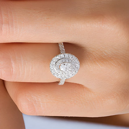 1.0 CT. TW Verlobungsring mit ovalen und runden Diamanten und Doppel-Halo in 14K Weißgold