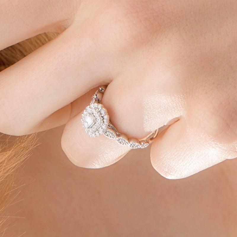 0,38 ct. Gesamtgewicht Verlobungsring im Art-déco-Vintage-Stil mit Diamanten im Smaragdschliff und doppeltem Rahmen in 10K Weißgold