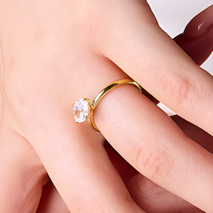 1.0 CT. Solitär-Verlobungsring mit ovalem Labordiamant in 14K Gelbgold (F/VS2)