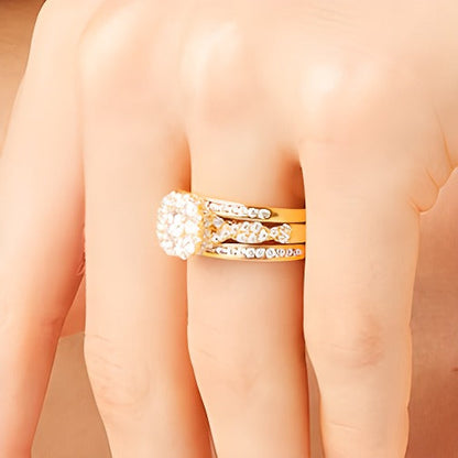 Braut-Set mit Diamanten im Kissenschliff und rund, gedrehter Ringschiene, 1.5 ct. Gesamtgewicht, in 10K Gelbgold