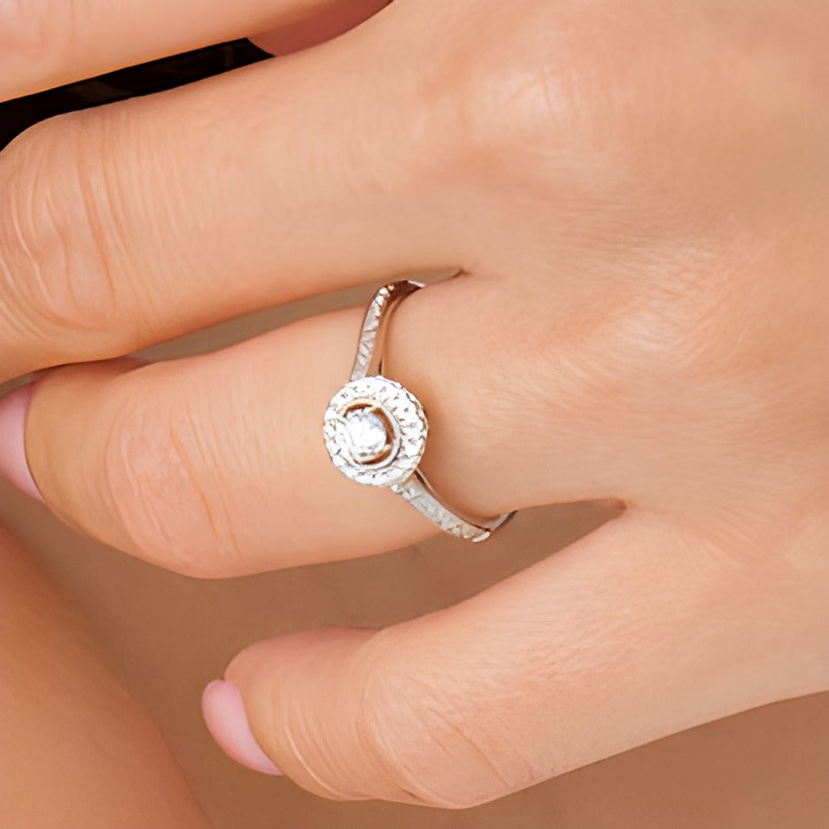 0,33 ct. Gesamtgewicht Diamant Halo-Verlobungsring im Vintage-Stil in 10K Weißgold