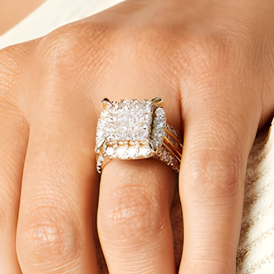 4.0 ct. Gesamtgewicht Verlobungsring mit mehreren Diamanten im Princess-Schliff, mehrreihig, in 14K Gelbgold