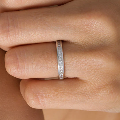 0.5 ct. Gesamtgewicht Ehering mit Diamanten im Princess-Schliff in 10K Weißgold
