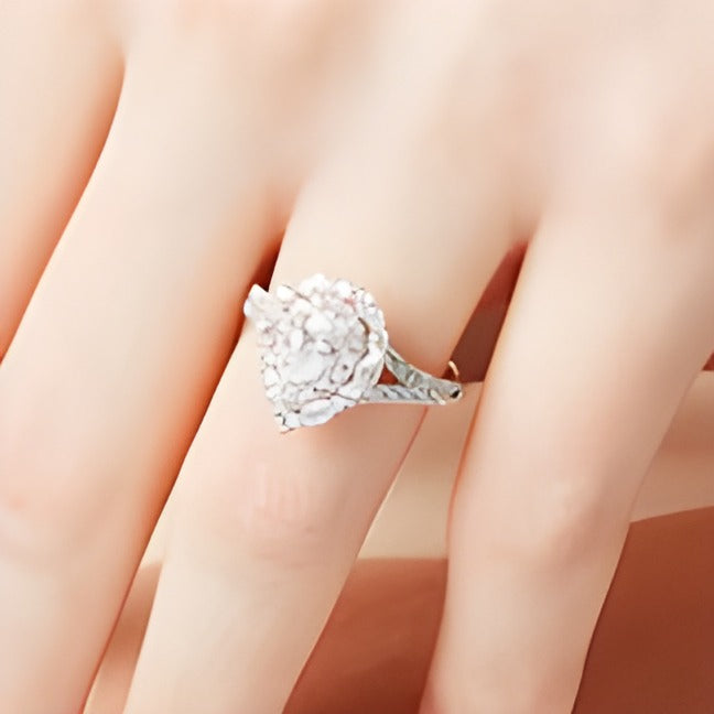 1.5 CT. Gesamtgewicht Verlobungsring mit tropfenförmigem Diamant und doppeltem Halo in 14K Weißgold