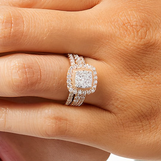 Braut-Set mit Diamanten im Kissenschliff und rund, 1.5 ct. Gesamtgewicht, in 10K Roségold
