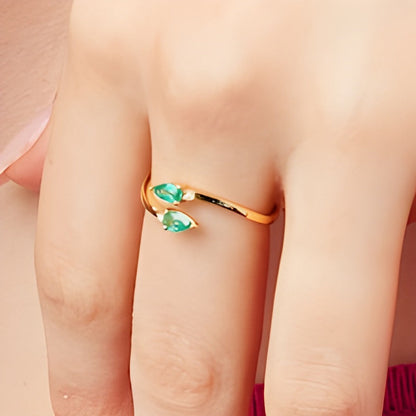 Bypass-Ring mit tropfenförmigem Smaragd und Diamant-Besatz in 10K Gelbgold für Damen