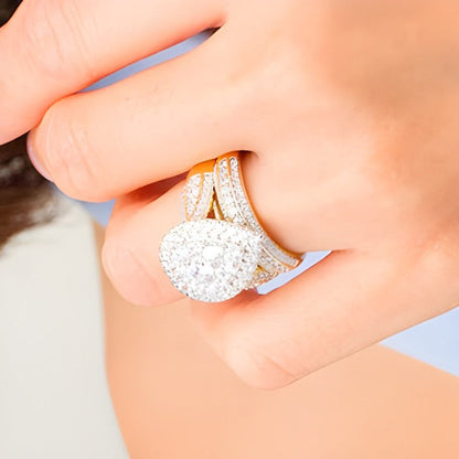 Braut-Set mit Diamanten im Tropfen- und Rundschliff, mehrreihig, 2.5 ct. Gesamtgewicht, in 10K Gelbgold