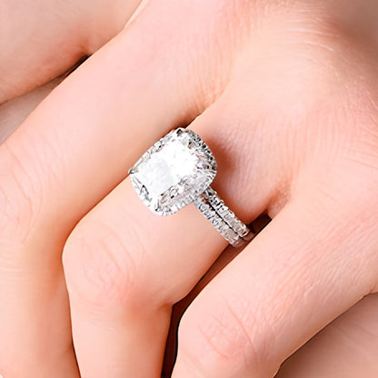 Braut-Set mit Labordiamanten im Kissenschliff und rund, 4,63 ct. Gesamtgewicht, in 14K Weißgold (F/VS2)