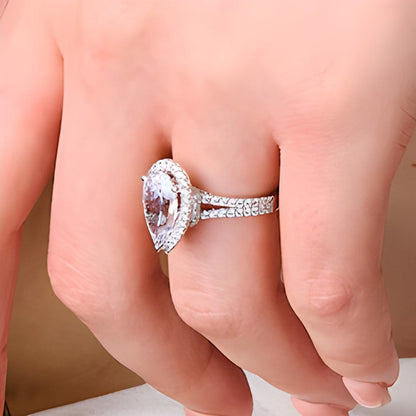 3.63 CT. Gesamtgewicht Verlobungsring mit tropfenförmigem Labordiamant und Halo in 14K Weißgold (F/VS2)